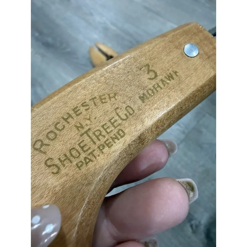 Vintage Rochester Shoe Tree Co Mohawk Pair Wooden Set Of 2 Shoe Stretchers